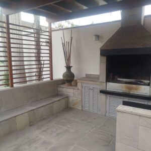 Camacho La Molina residencia de 1,100 m2 en alquiler